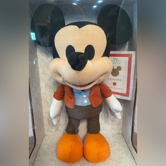 🏰D23 Disney Year Of The Mouse Collector Plush “A Man & His Mouse” D23 Exclusive - Picture 6 of 13